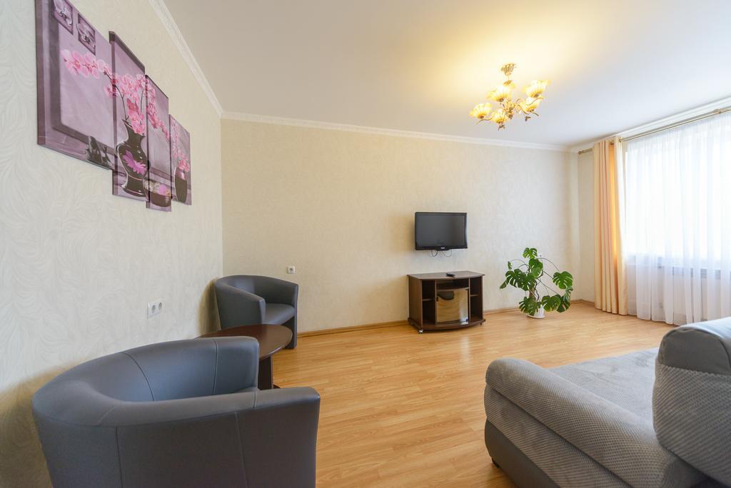 Artal Apartment On Obolonskaya Square 3 基輔 外观 照片