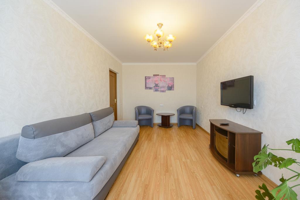 Artal Apartment On Obolonskaya Square 3 基輔 外观 照片
