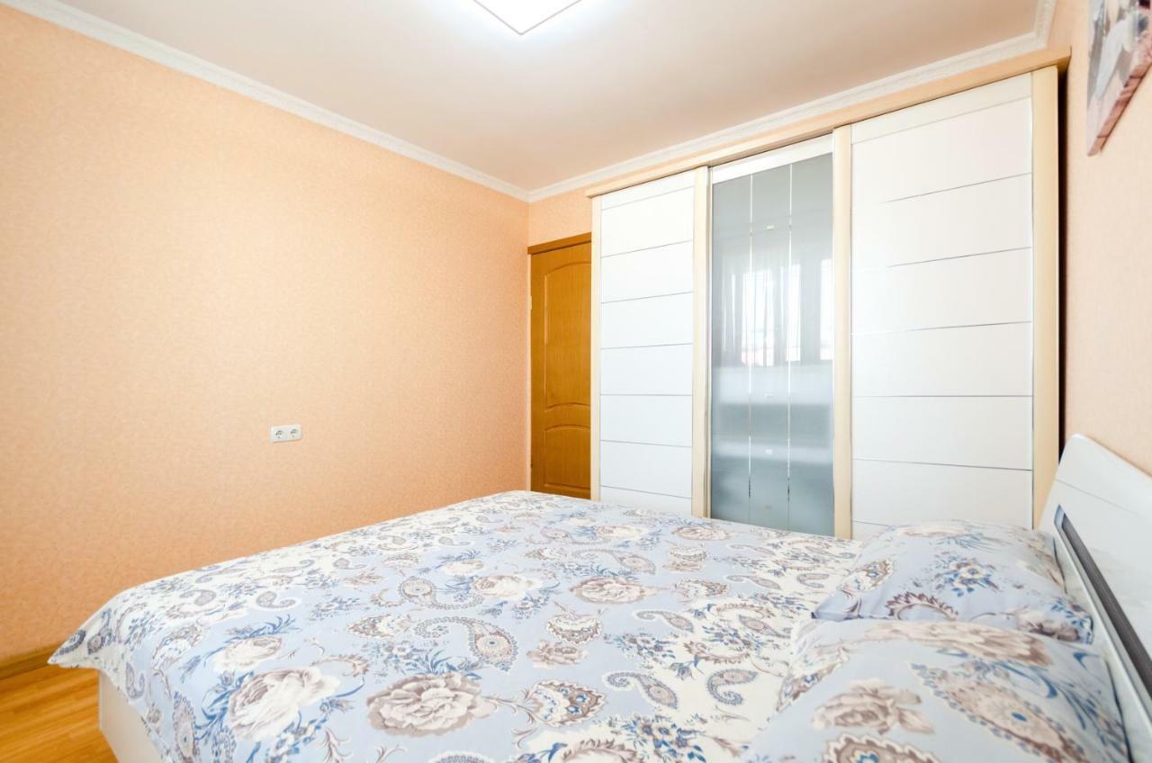 Artal Apartment On Obolonskaya Square 3 基輔 外观 照片
