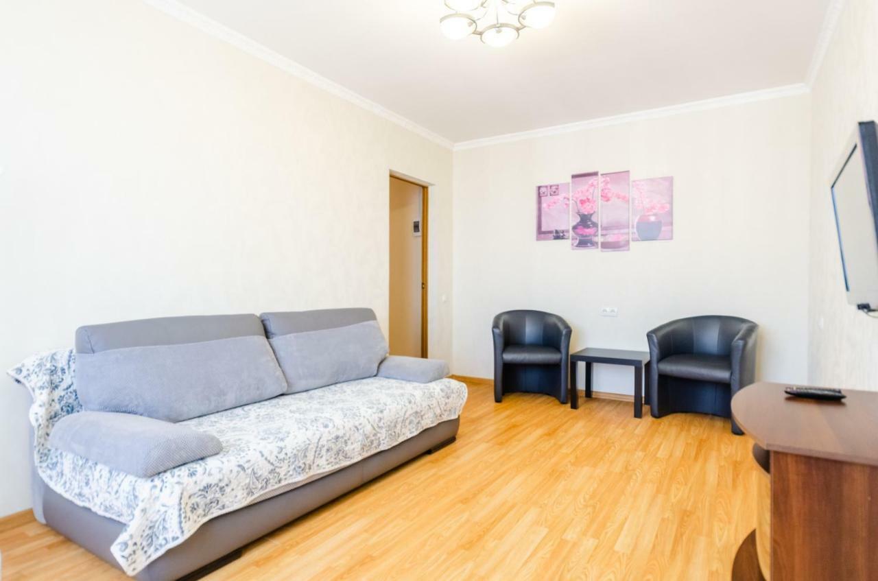 Artal Apartment On Obolonskaya Square 3 基輔 外观 照片